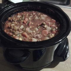 A picture of Slow cooker beef vegetable soup.