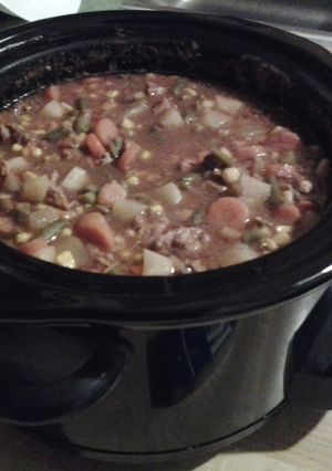 A picture of Slow cooker beef vegetable soup.