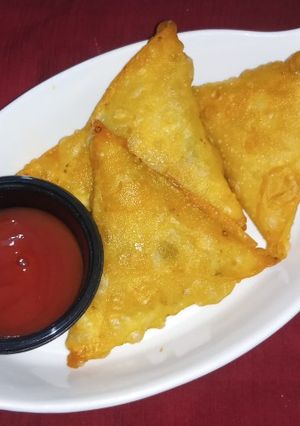 A picture of Pizza Pasta Samosa.
