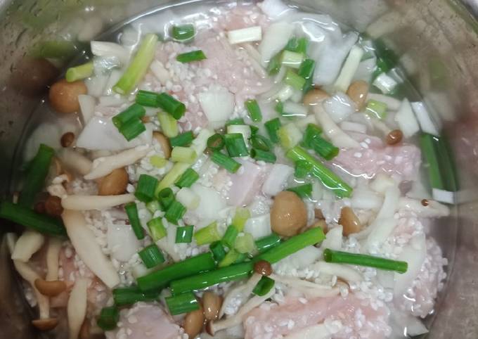 電鍋料理♡雞胸肉洋蔥燉飯 食譜成品照片