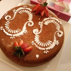 A picture of Honey cake.