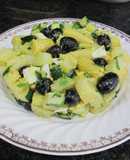Ensalada de patatas con mini mazorcas, calabacín y olivas negras