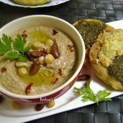 A picture of Rajma & Kabuli Chana Hummus.