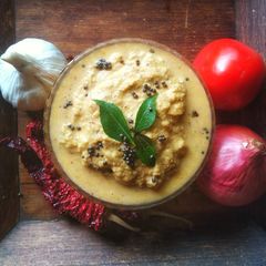 A picture of Tomato coconut chutney.