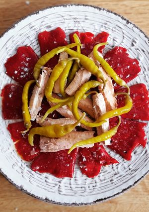 Una foto de Pimiento del piquillo, melva y piparras