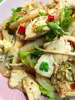 รูปของ ยำไก่สมุนไพร ไม่อ้วน!