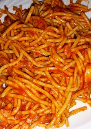 Una foto de Espaguetis con bacon