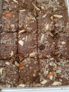 બત્રીસું/કાટલું પાક(katlupaak recipe in gujarati) રેસીપી મુખ્ય ફોટો