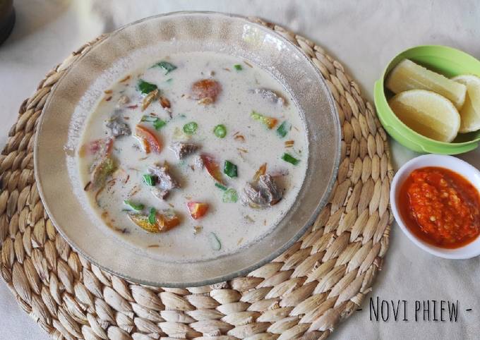 Soto betawi (santan + susu)