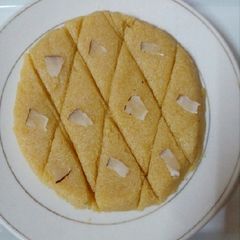 A picture of Besan or sooji ka halwa ❤️.