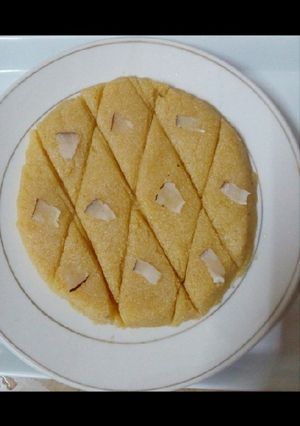 A picture of Besan or sooji ka halwa ❤️.