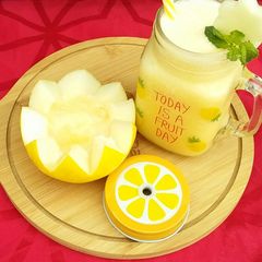 A picture of Melon Slush💛🍈🍸.