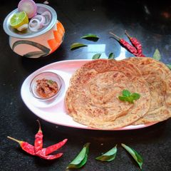 A picture of Achari laccha paratha.