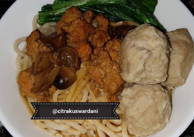 Mie Ayam Jamur Bakmi GM