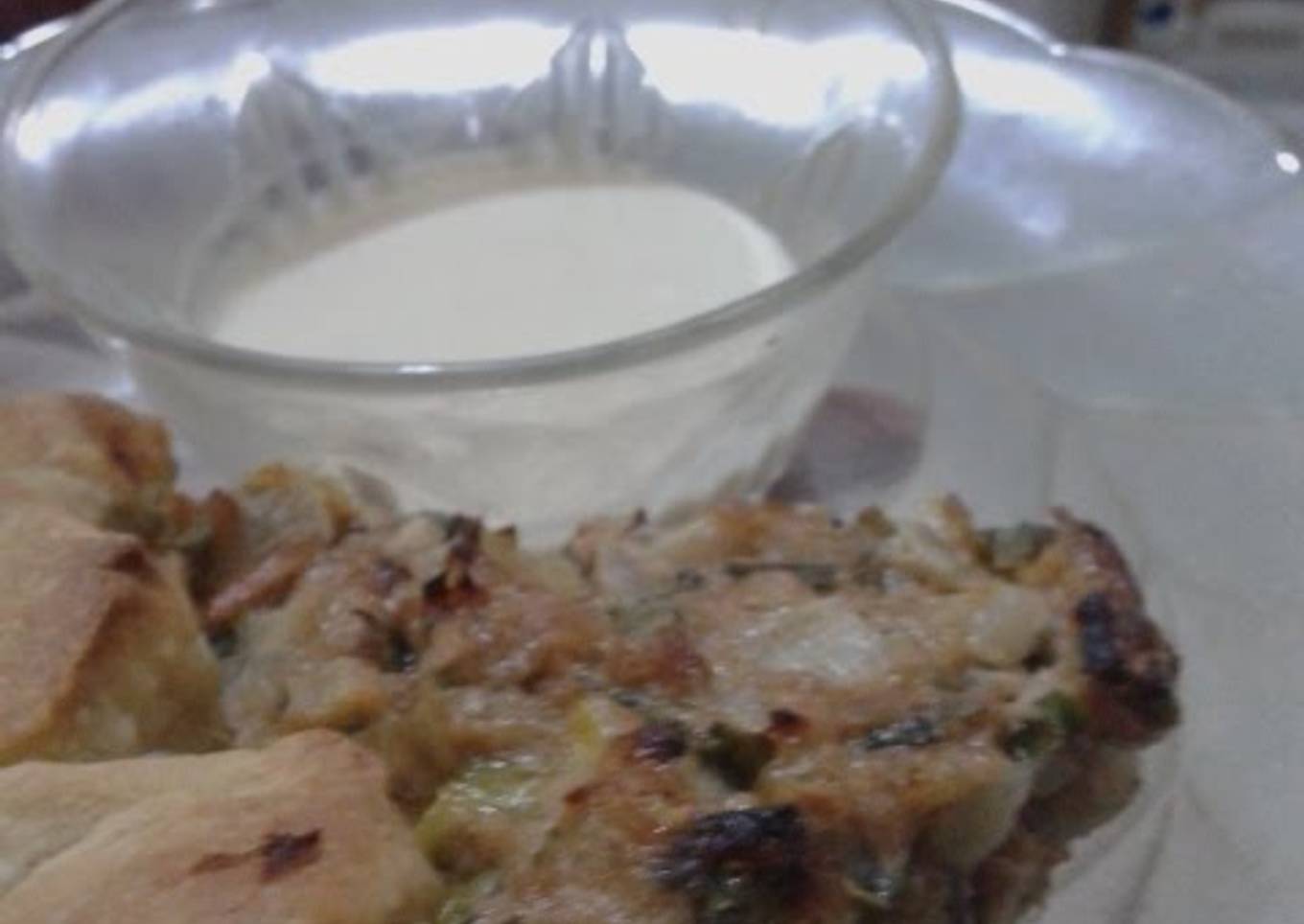 Bread of Tuna and Sesame dip