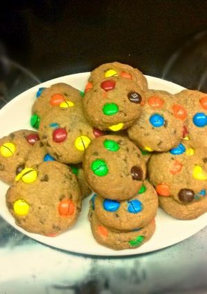 A picture of Browned Butter MnM Cookies.