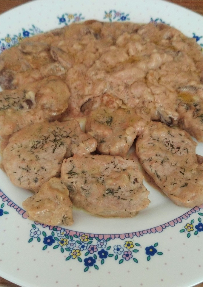 Una foto de Solomillo de cerdo con setas en salsa de foie