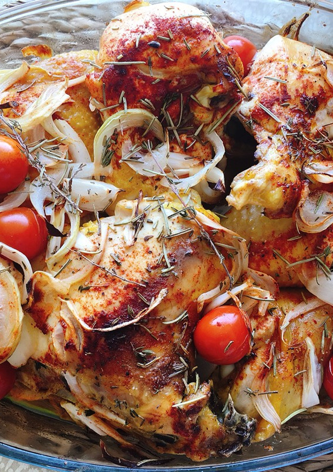 Una foto de Pollo asado al pimentón y las hierbas provenzales