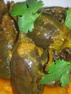 लहसुन अदरक प्याज़ के भरवा बैंगन (Garlic Ginger Onion Bharva Baingan Recipe In Hindi) रेसिपी मुख्य फोटो