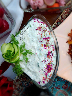 عکسی از دستور ماست و خیار مجلسی