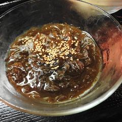 A picture of Vinegary Mozuku Seaweed for Hot Summer Days.