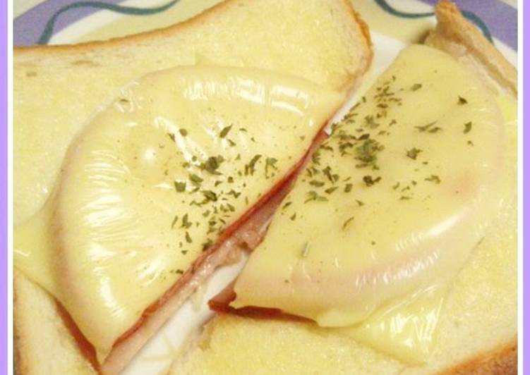 Step-by-Step Guide to Prepare Ultimate Toast with Ham, Tomatoes, and Cheese