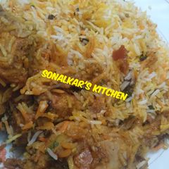 A picture of Chargha Biryani.