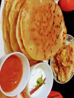 টমেটো পরোটা (Tomato Porota recipe in Bengali) রেসিপির প্রধান ছবি