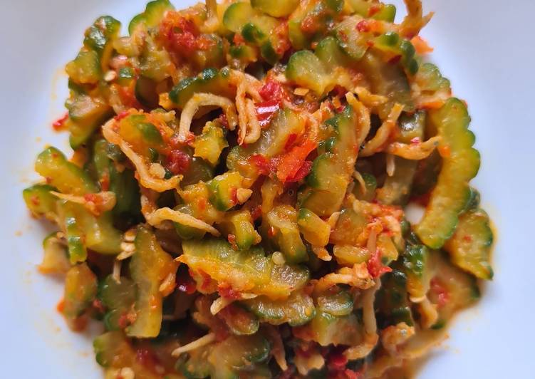 Recipe of Perfect Stir-fry Bittergourd w Salted fish