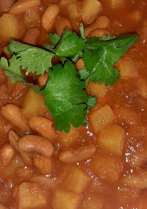 عکسی از دستور خوراک لوبیا و سیب زمینی