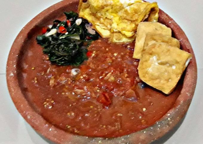 Cara Gampang Menyiapkan Tumis Kangkung, Tahu, Telur, Sambal Terasi Anti Gagal