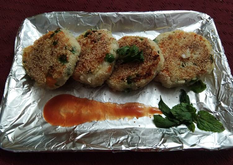 How to Prepare Homemade Aloo paneer patties