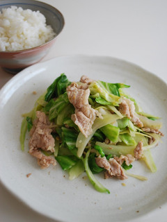 A picture of Pork and Cabbage Stir-Fry with Yuzu Pepper.