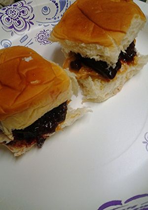 A picture of P&J slider.