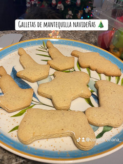 Una foto de Galletas de mantequilla de molde🥰