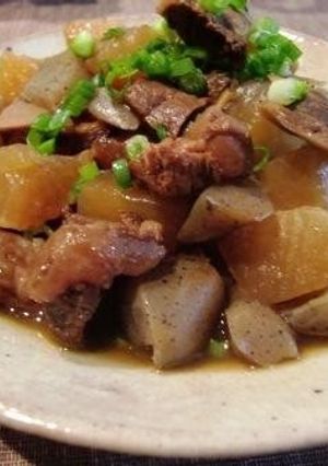 A picture of Meltingly Tender Beef Tendons and Daikon Radish.