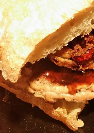 A picture of Iz's Rodeo Burger.