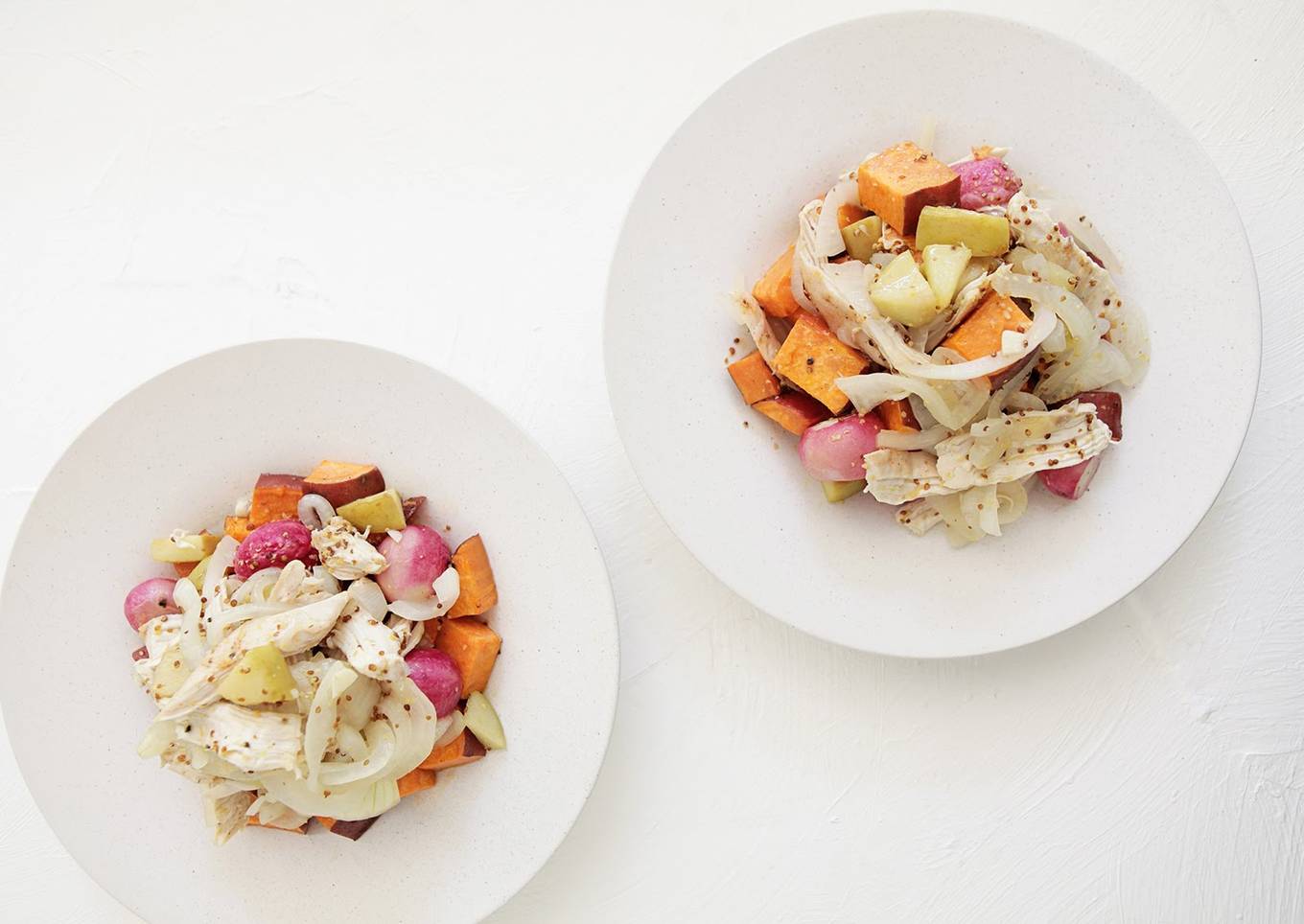 Mix fried chicken apples with potatoes and radishes