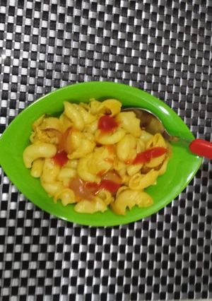 A picture of Macaroni.
