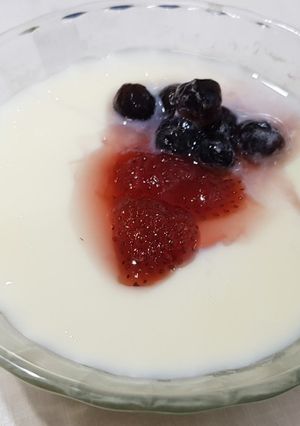 草莓雙皮燉奶 的食譜成品照片