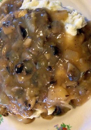 A picture of Salisbury Steak.