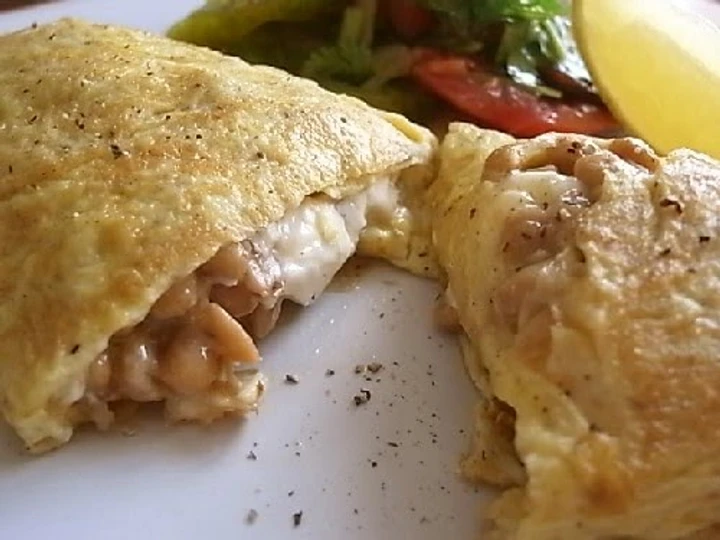 Easy Steps to Make Japanese-style Omelette with Natto and Cream Cheese the So Delicious Tasty
