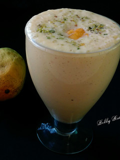 A picture of Mango milk shake.