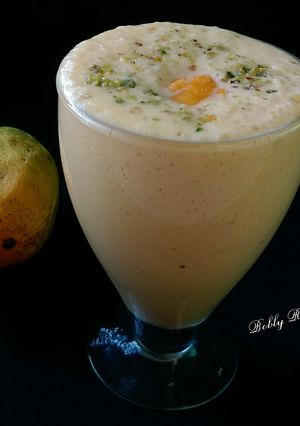 A picture of Mango milk shake.