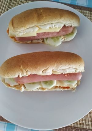 हॉट डॉग (Hot Dog recipe in hindi) रेसिपी मुख्य फोटो