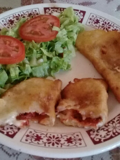 Una foto de Quesadillas con masa de papa 🧀🥔🥔