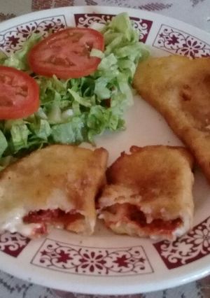 Una foto de Quesadillas con masa de papa 🧀🥔🥔