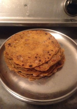 A picture of Tangy Onion Paratha(Thepla).