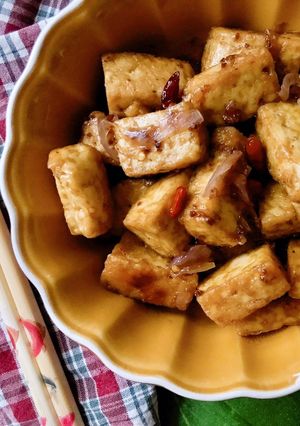 Hình của món 🌱 Đậu Hủ Kho Tương Nếp Bần (Vegan).