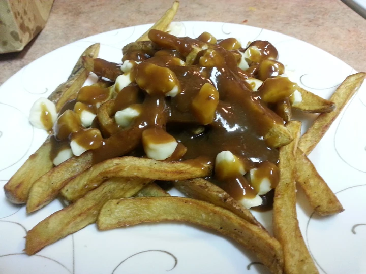 Easy Steps to Make Canadian Poutine the Delicious Makes you drool